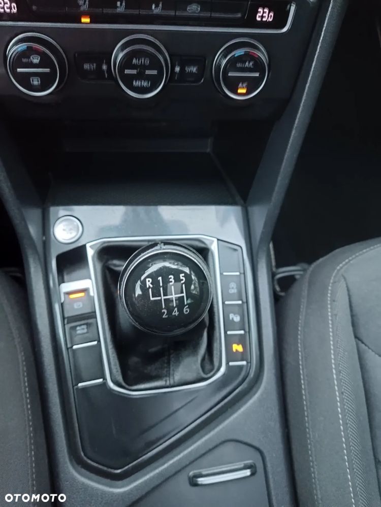 Volkswagen Tiguan 2.0 TDI SCR R-Line - 18