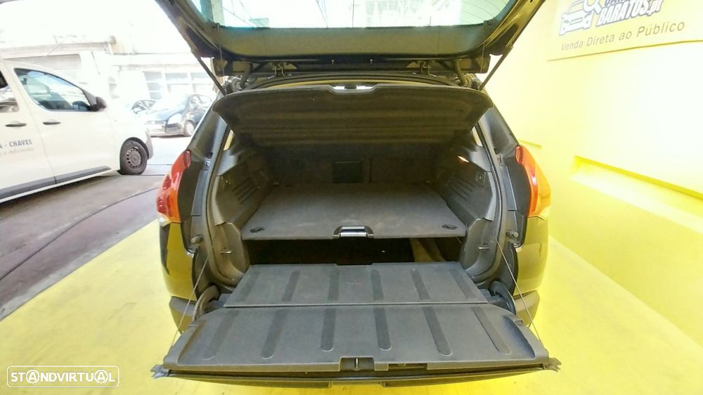 Peugeot 3008 1.6 HDi SE Style - 23