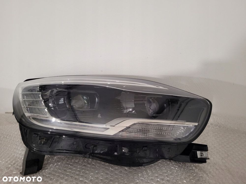 Renault Scenic IV lampa przod prawa full led czarny srodek