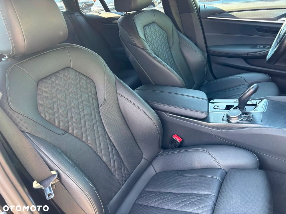 BMW Seria 5 520d xDrive mHEV M Sport sport - 17