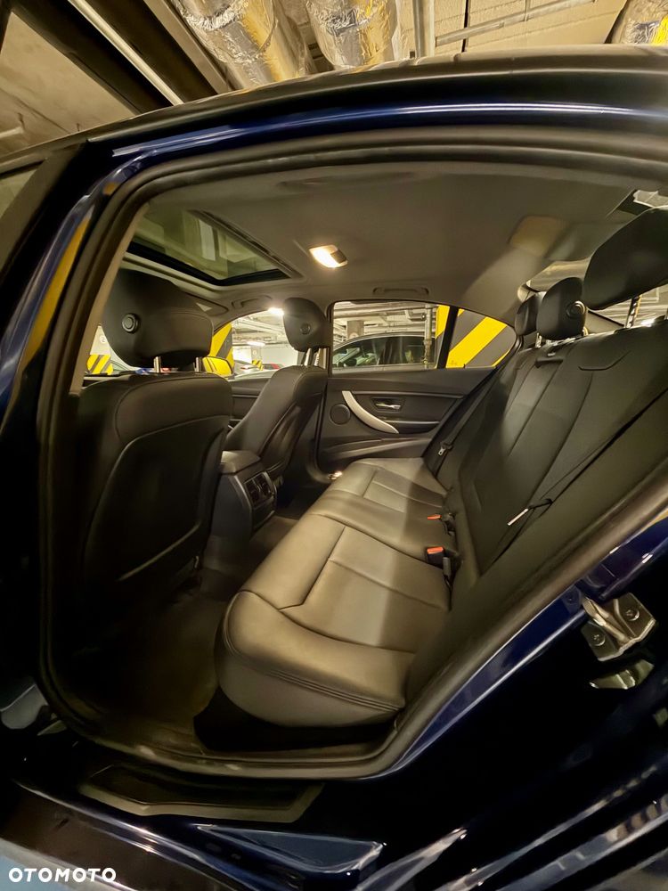 BMW Seria 3 320i xDrive - 7