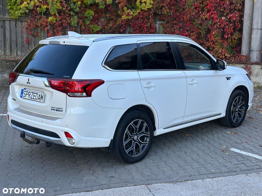 Mitsubishi Outlander - 5