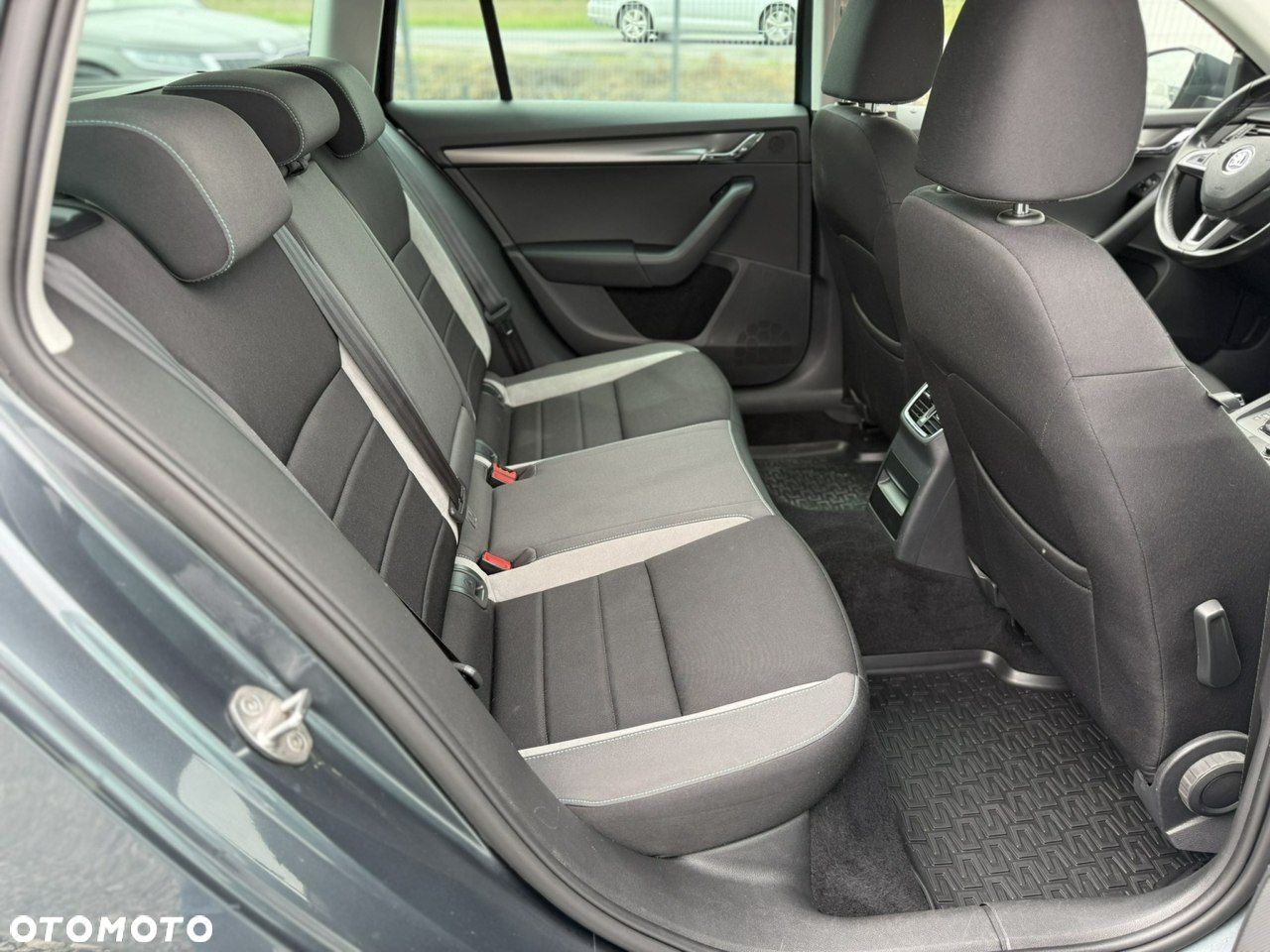Skoda Octavia Combi 2.0 TDI (Green tec) DSG Joy - 28
