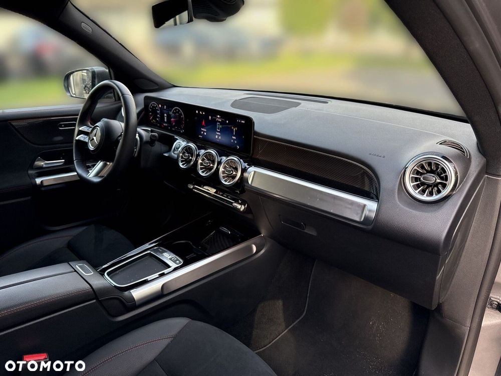 Mercedes-Benz GLB - 17