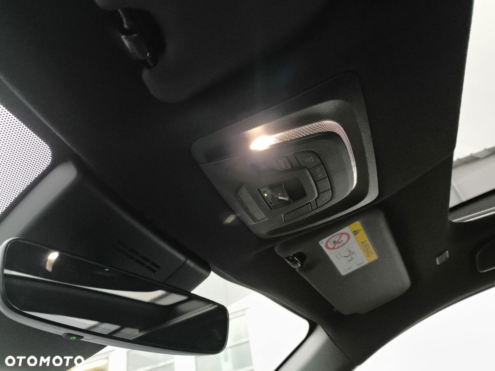 Toyota Corolla Cross 2.0 Hybrid Executive - 28