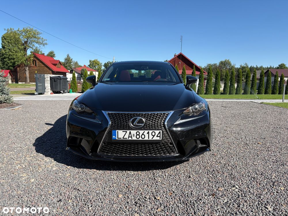 Lexus IS 200t / 300 F Sport - 3