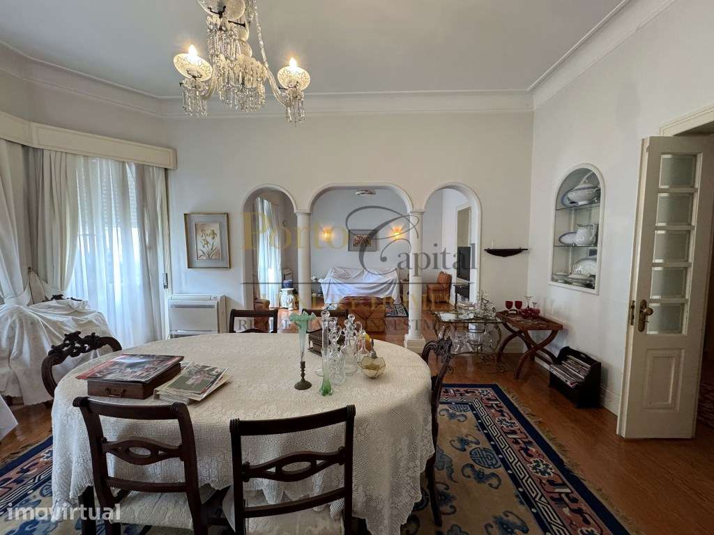 FANTASTICA MORADIA V6, COM DOIS PISOS, JARDINS, LAVANDARIA E BOX (2... - Grande imagem: 4/60