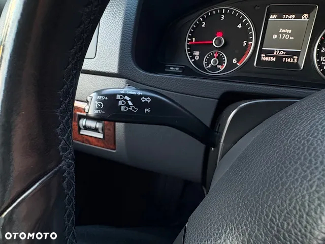 Volkswagen Multivan - 21