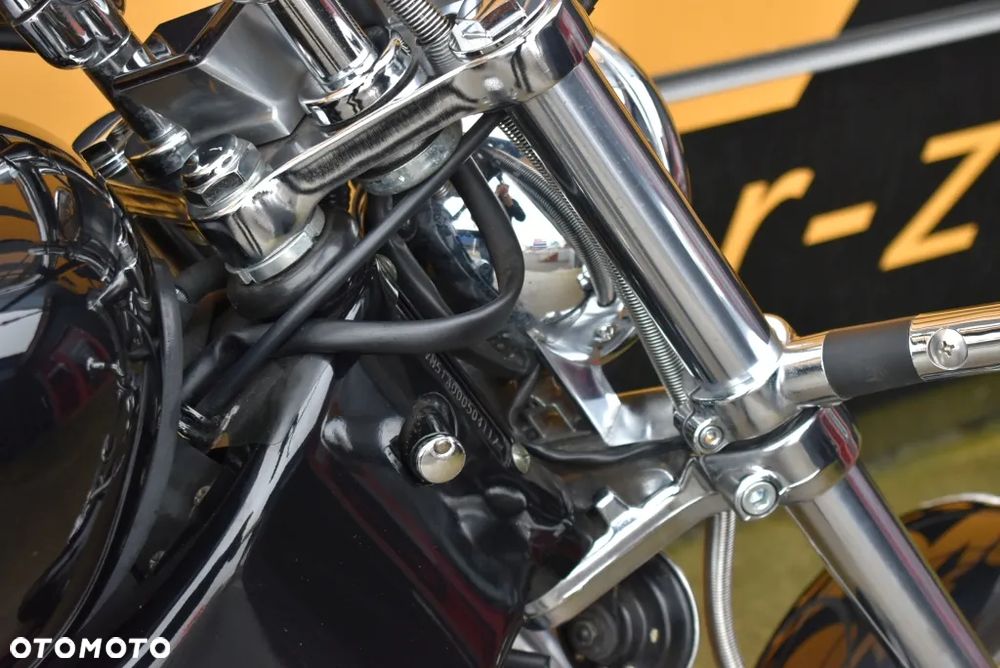 Suzuki Intruder - 28