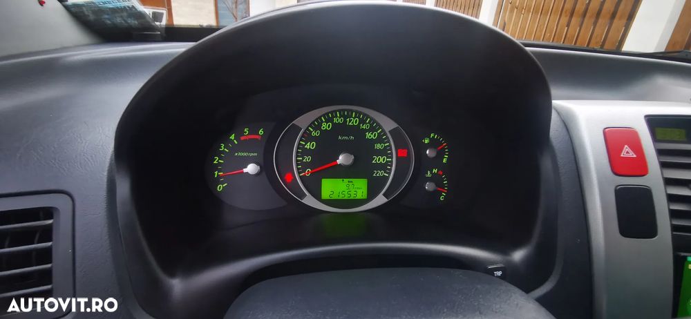 Hyundai Tucson 2.0 CRDI VGT GLS 4WD MT PREMIUM - 10