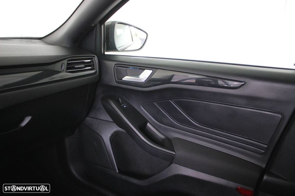 Ford Focus SW 1.0 EcoBoost MHEV ST-Line X Aut. - 42