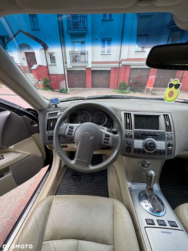 Infiniti FX - 8
