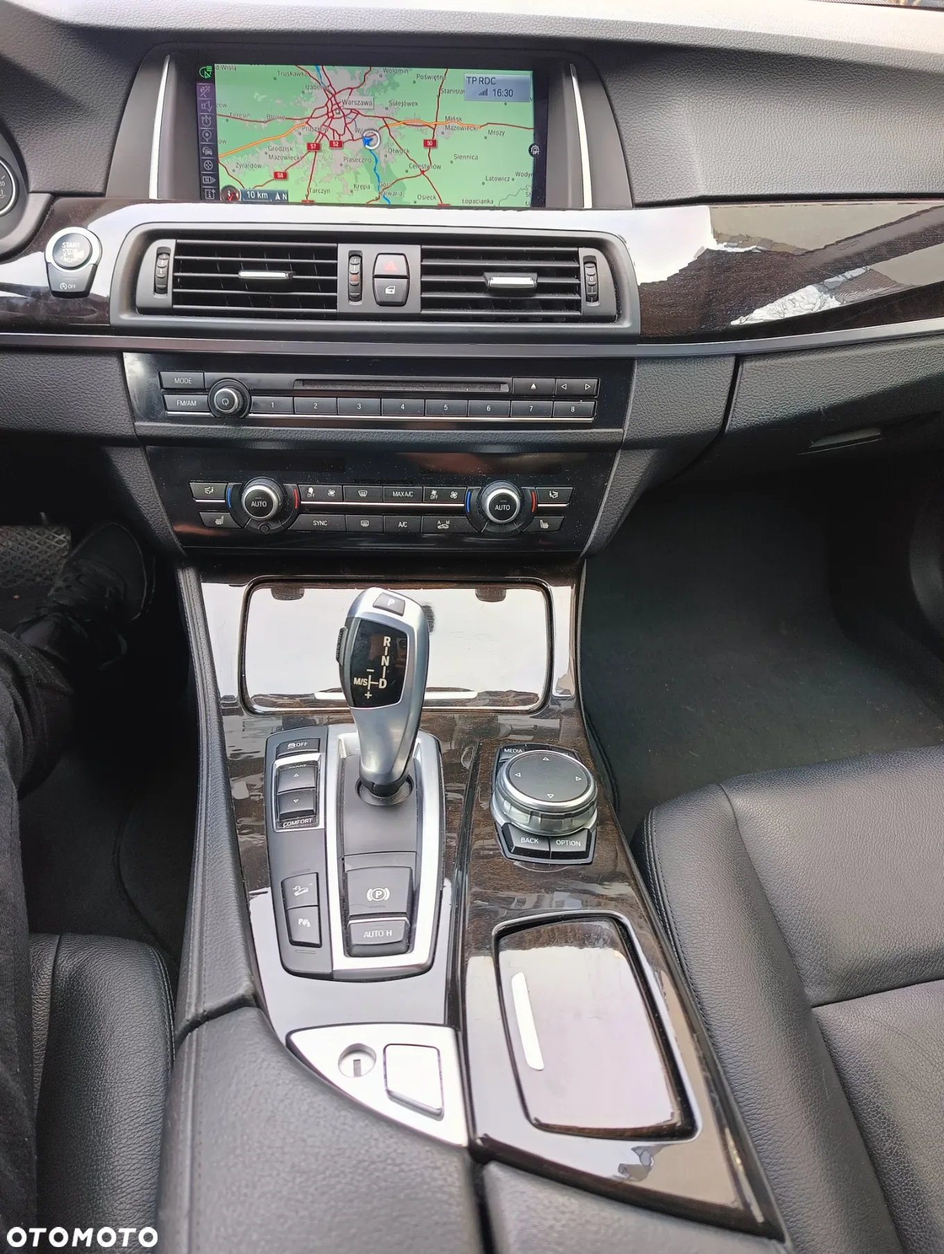 BMW Seria 5 528i xDrive Luxury Line - 12