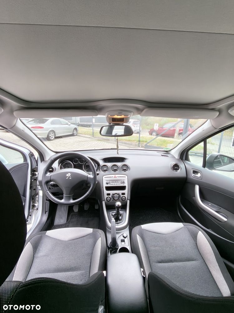 Peugeot 308 - 8