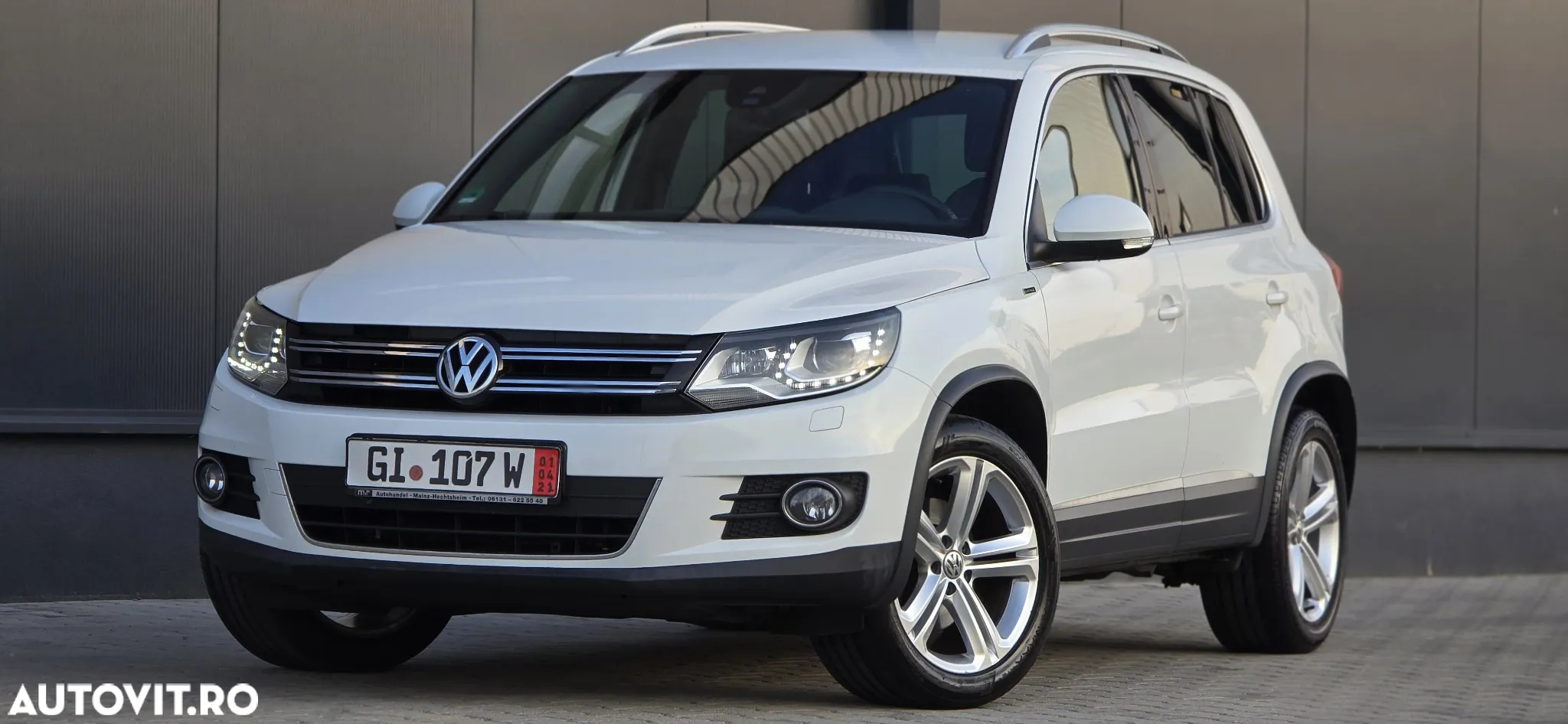 Volkswagen Tiguan 2.0 TDI SCR 4MOTION BlueMotion Technology DSG Lounge Sport & Style - 12