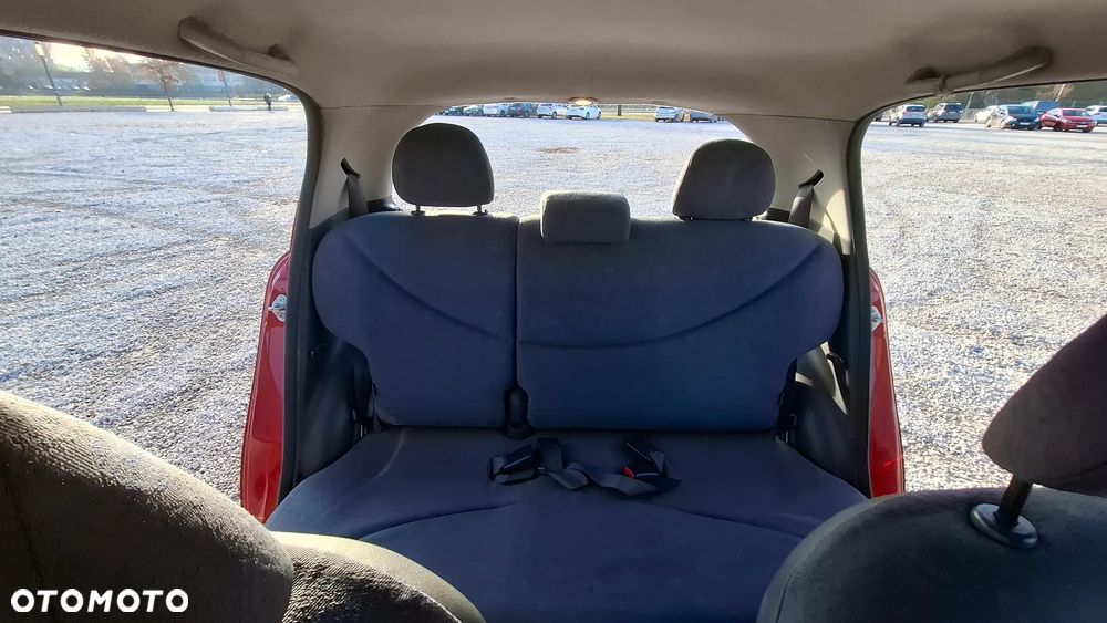 Toyota Yaris 1.0 Base - 5