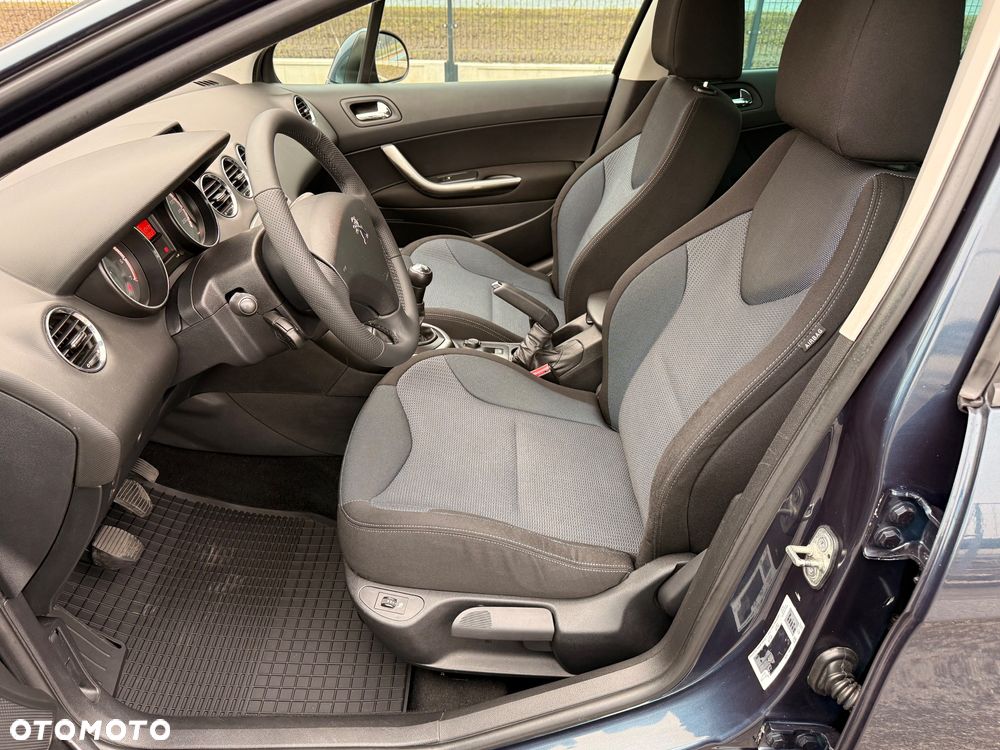 Peugeot 308 1.6 Premium Plus - 20