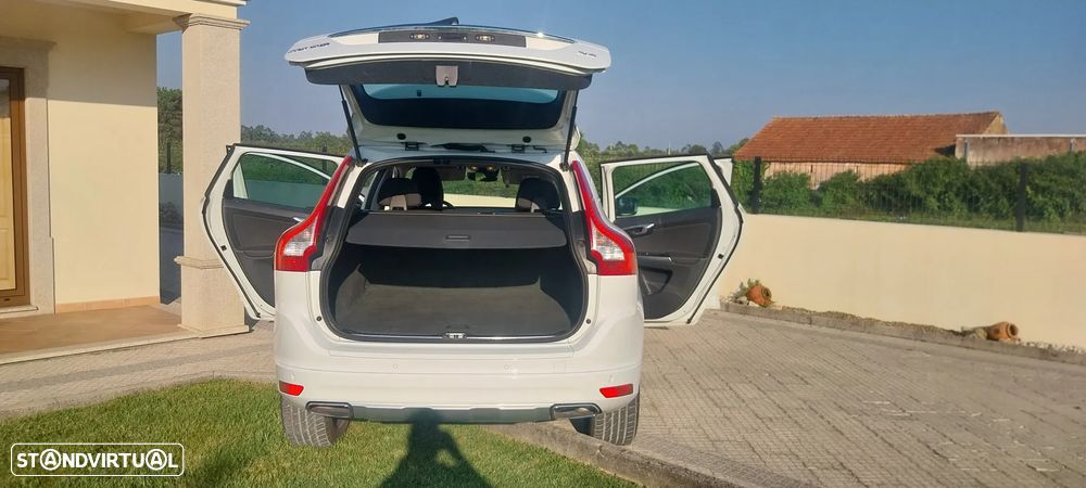 Volvo XC 60 2.0 D4 Momentum - 5