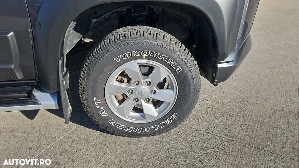 Mitsubishi L200 Double Cab 2.2 DI-D M/T Intense - 17