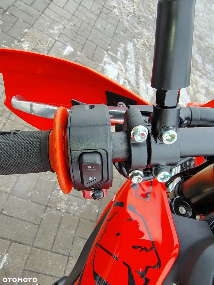 QJMOTOR COV 125X - 18