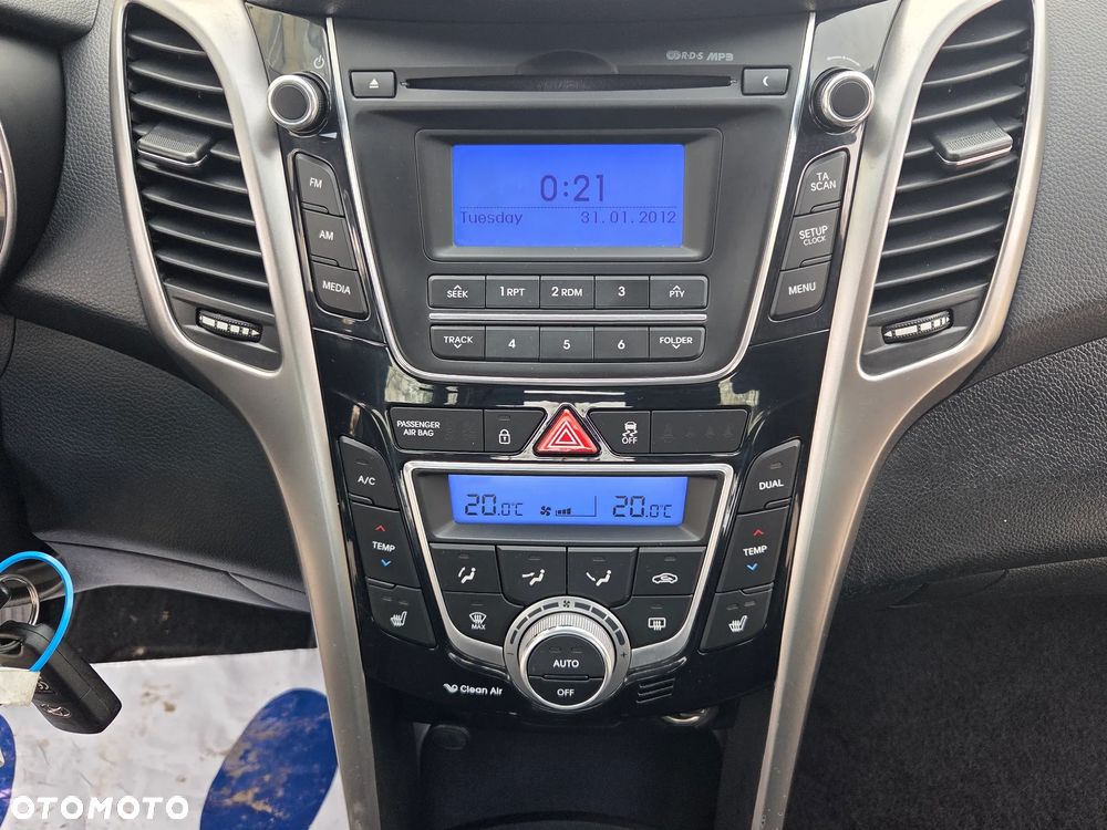 Hyundai i30 blue Kombi 1.6 CRDi Style - 30