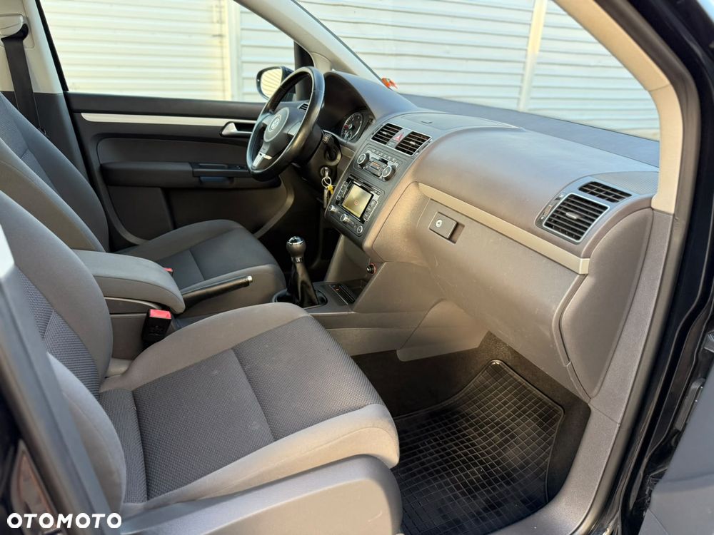 Volkswagen Touran 1.6 TDI DPF BlueMotion Technology MATCH - 17