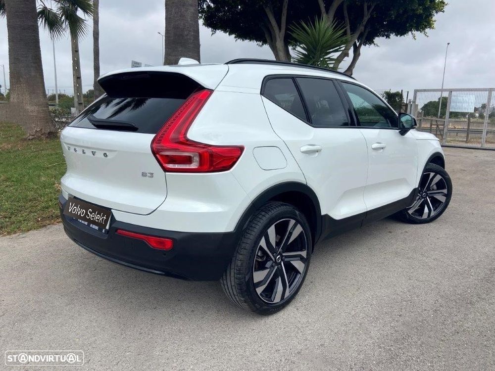 Volvo XC 40 2.0 B3 Plus Dark - 2