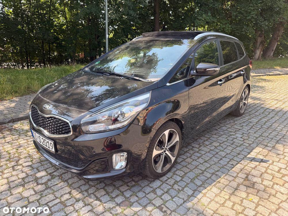 Kia Carens - 3