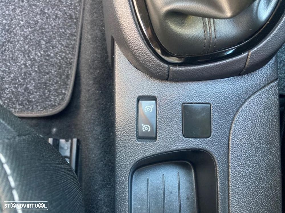 Renault Clio Energy dCi 90 Start & Stop LIMITED 2018 - 23
