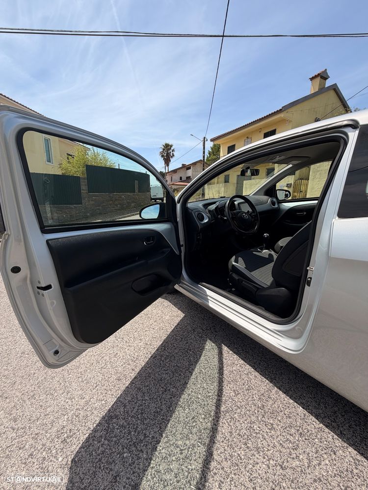 Toyota Aygo 1.0 X-Play Plus+X-Touch+TSS - 13