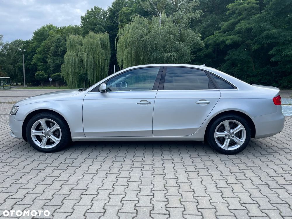 Audi A4 Limousine - 8