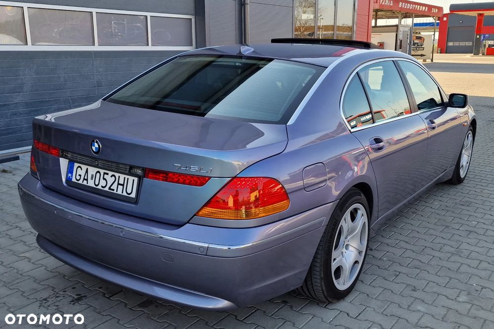 BMW Seria 7 745i L - 14