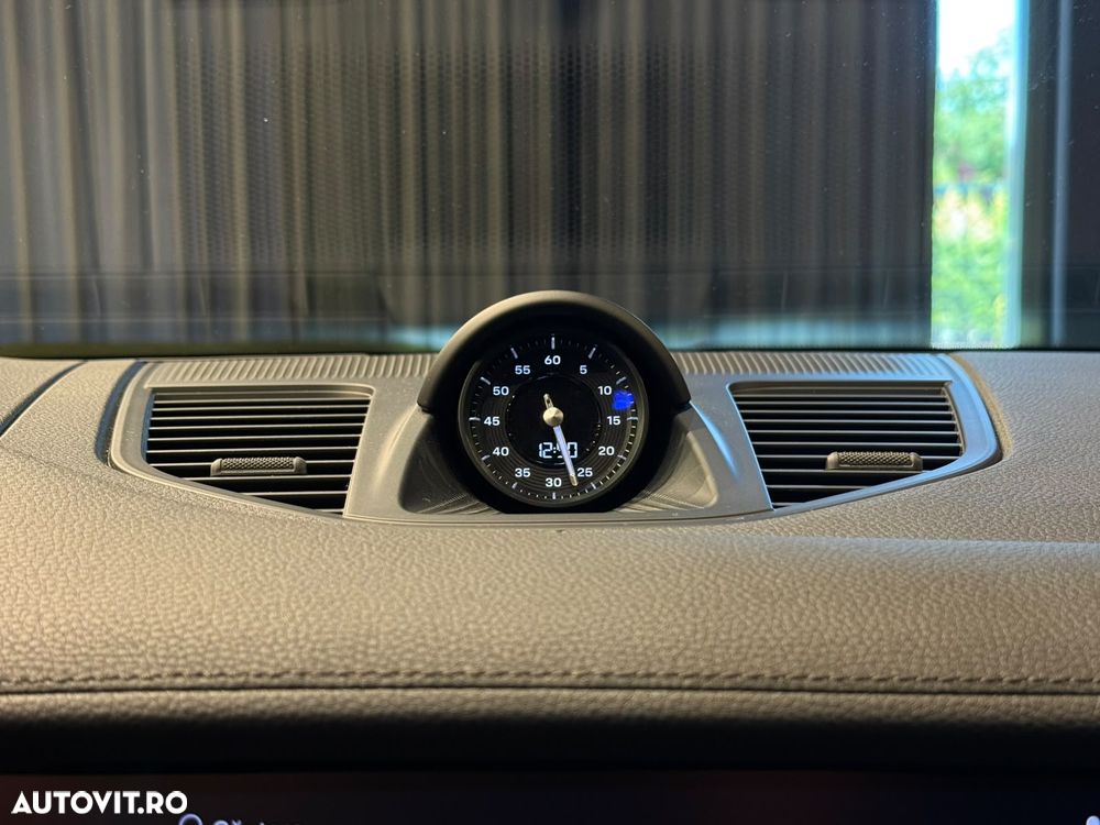 Porsche Panamera 4 E-Hybrid - 23