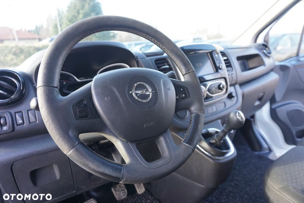 Opel Vivaro - 17