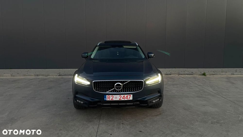 Volvo V90 Cross Country - 15