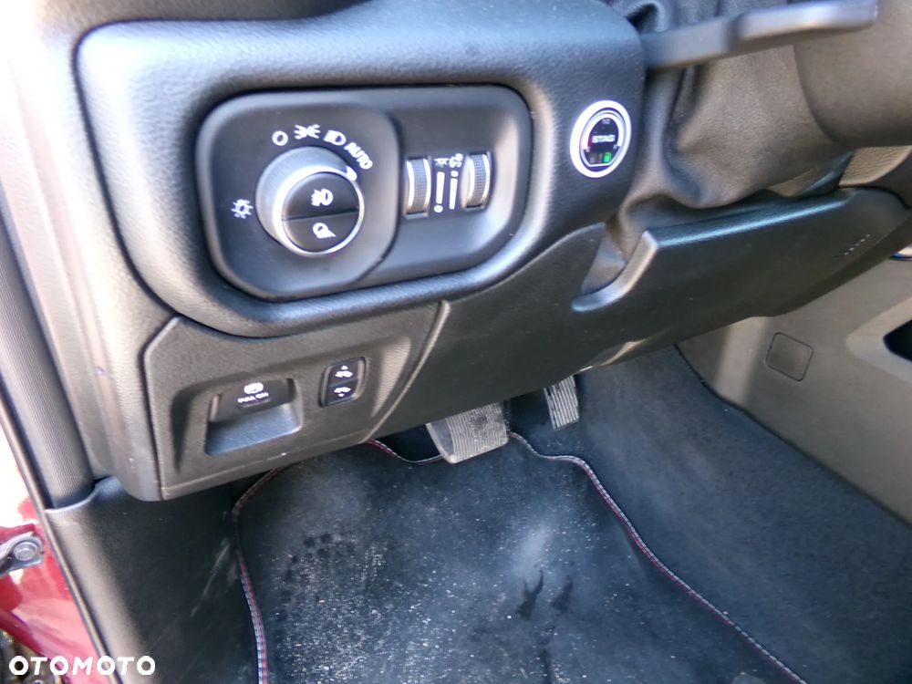 RAM 1500 5.7 Crew Cab Bighorn - 6