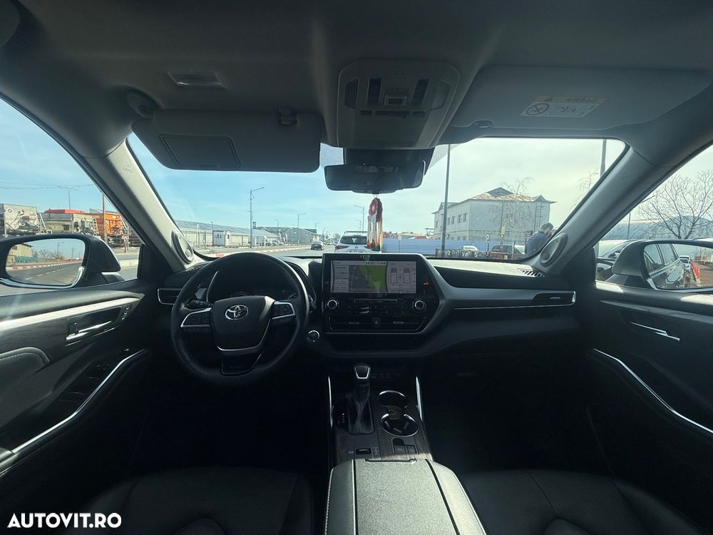 Toyota Highlander 2.5 Hybrid Luxury - 32