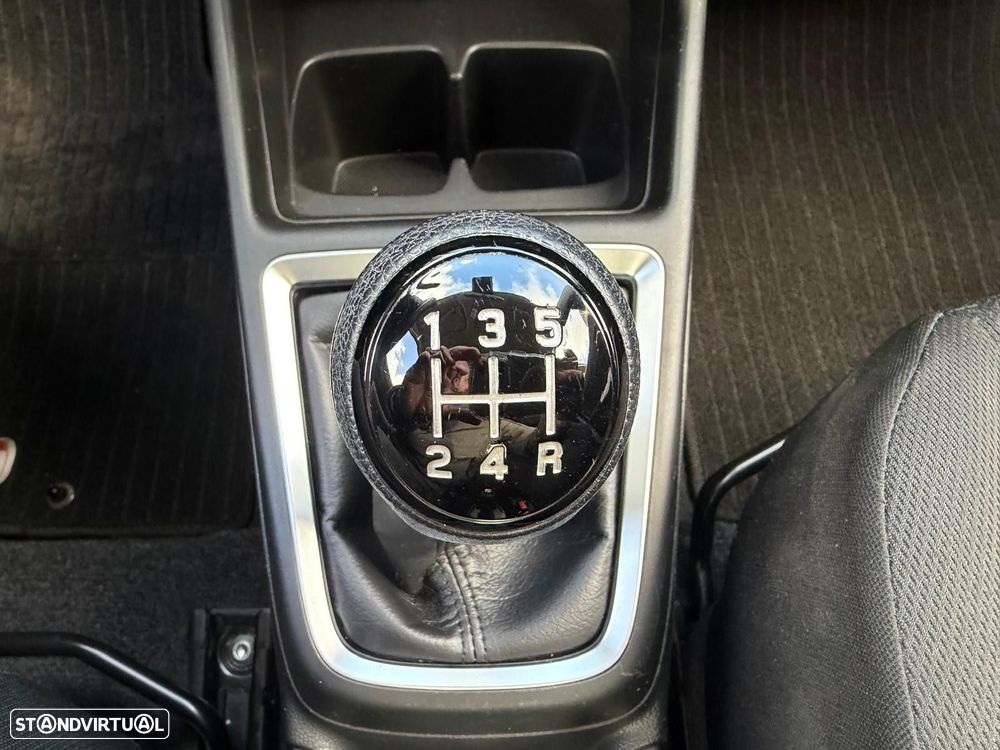 Suzuki Swift 1.2 Mild Hybrid GLX - 23