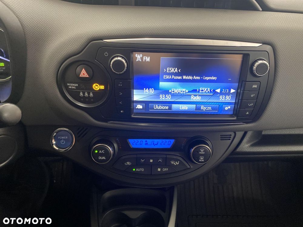 Toyota Yaris Hybrid 100 Premium - 16