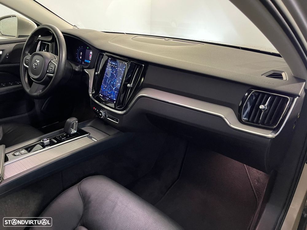 Volvo V60 2.0 B4 Momentum Geartronic - 13
