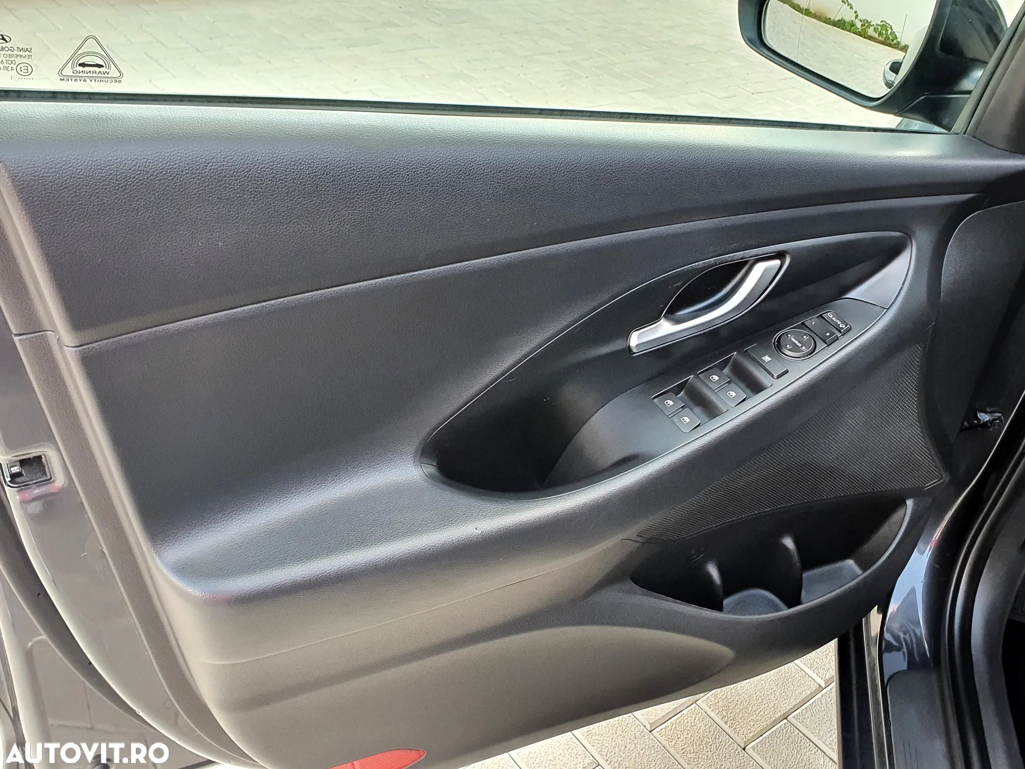 Hyundai i30 Kombi 1.6 CRDI DCT Intro - 13