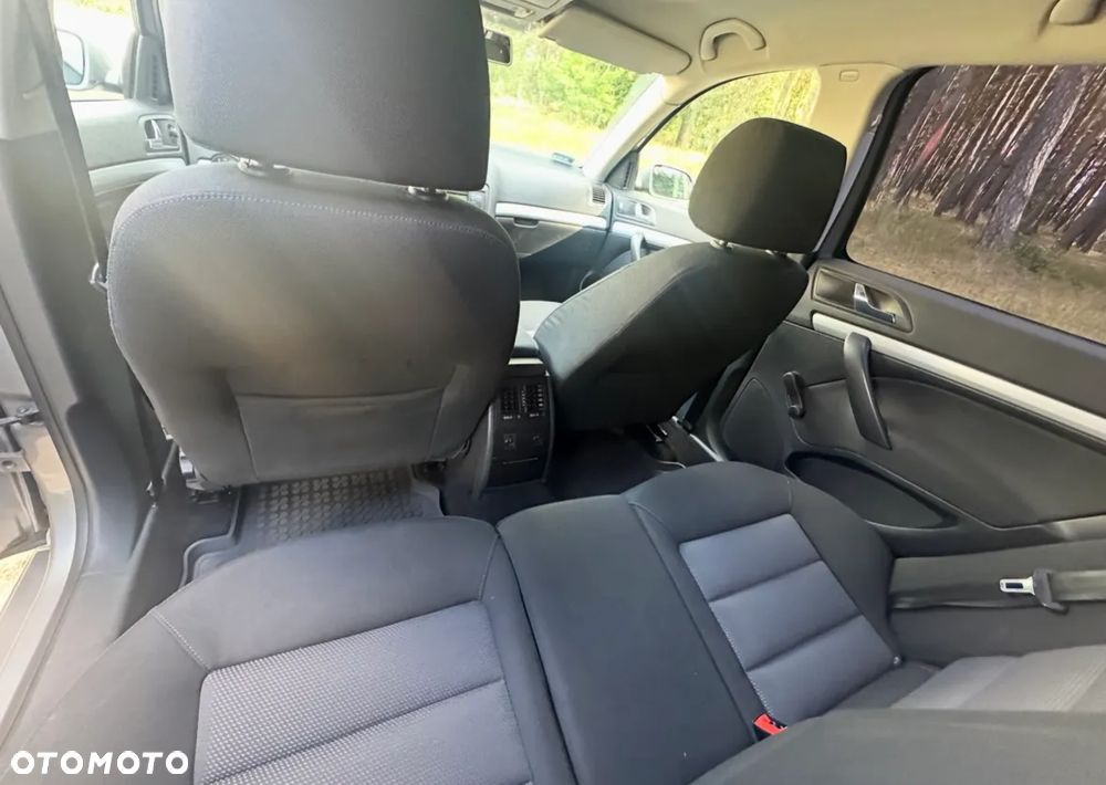 Skoda Octavia 1.6 Combi Ambiente - 23