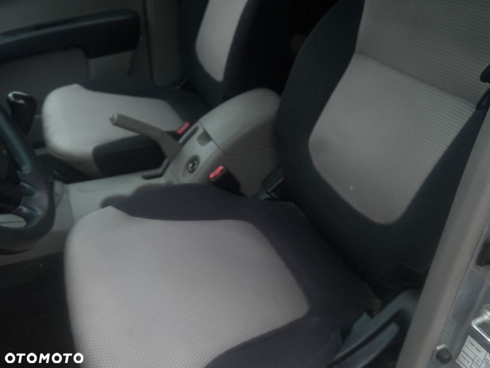 Mitsubishi L200 2.5 DID Intense + - 16