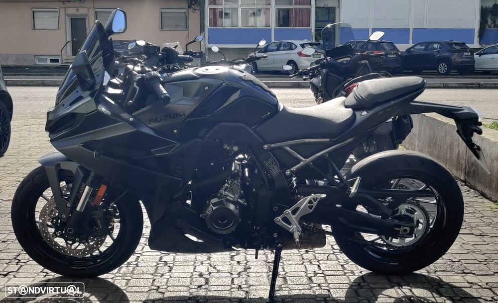 Suzuki GSX 8 R - 2