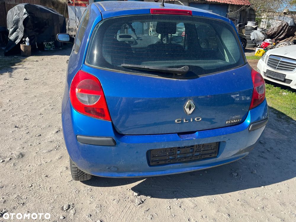 Renault Clio - 10