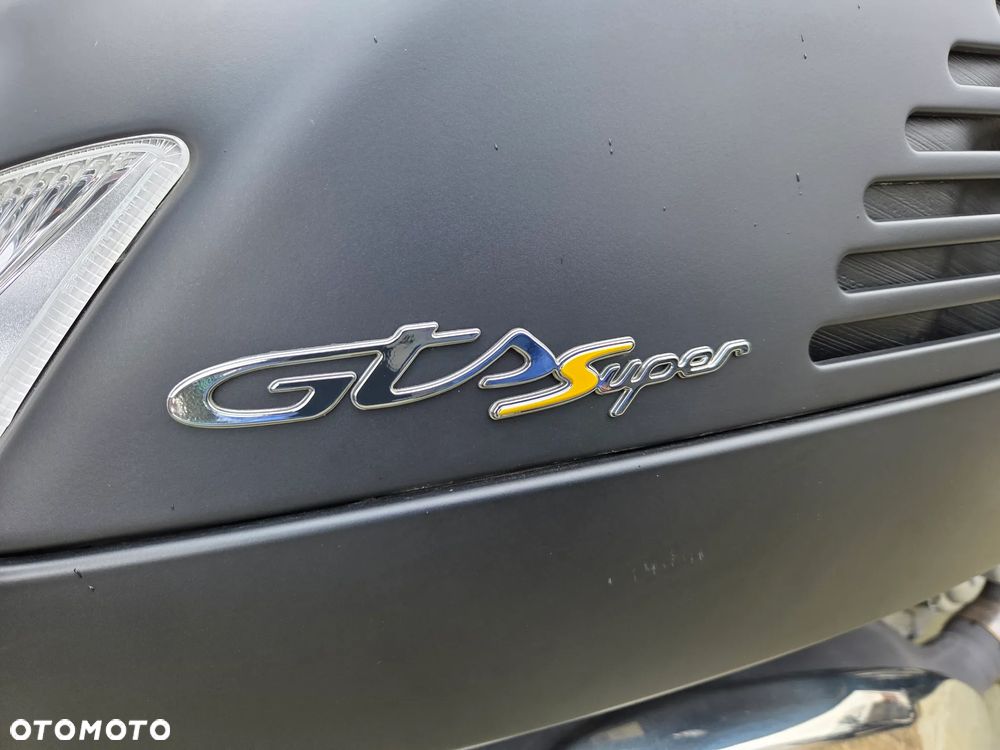 Vespa GTS - 17