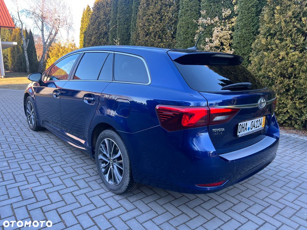 Toyota Avensis 2.0 D-4D Selection - 4