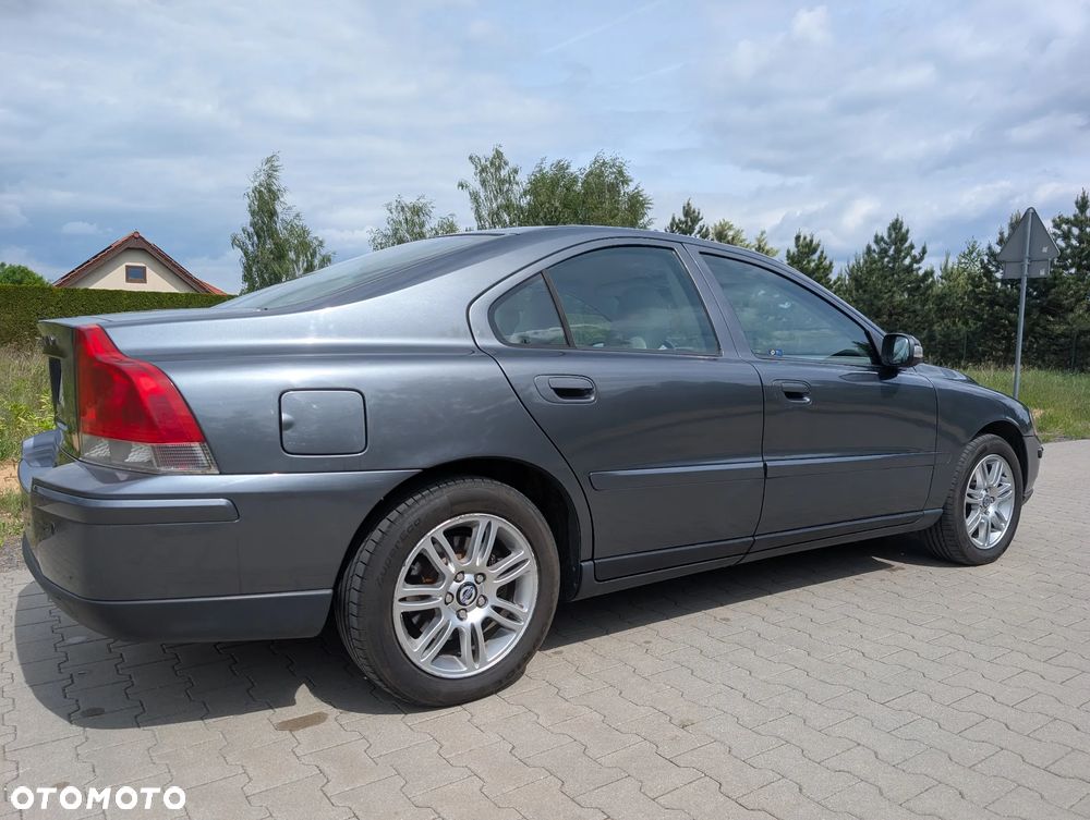 Volvo S60 2.4D Momentum - 9