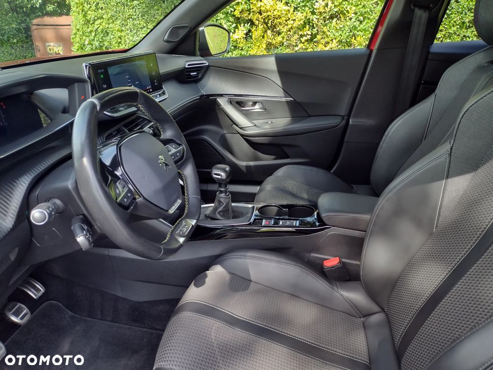 Peugeot 2008 1.5 BlueHDi GT Line S&S - 12