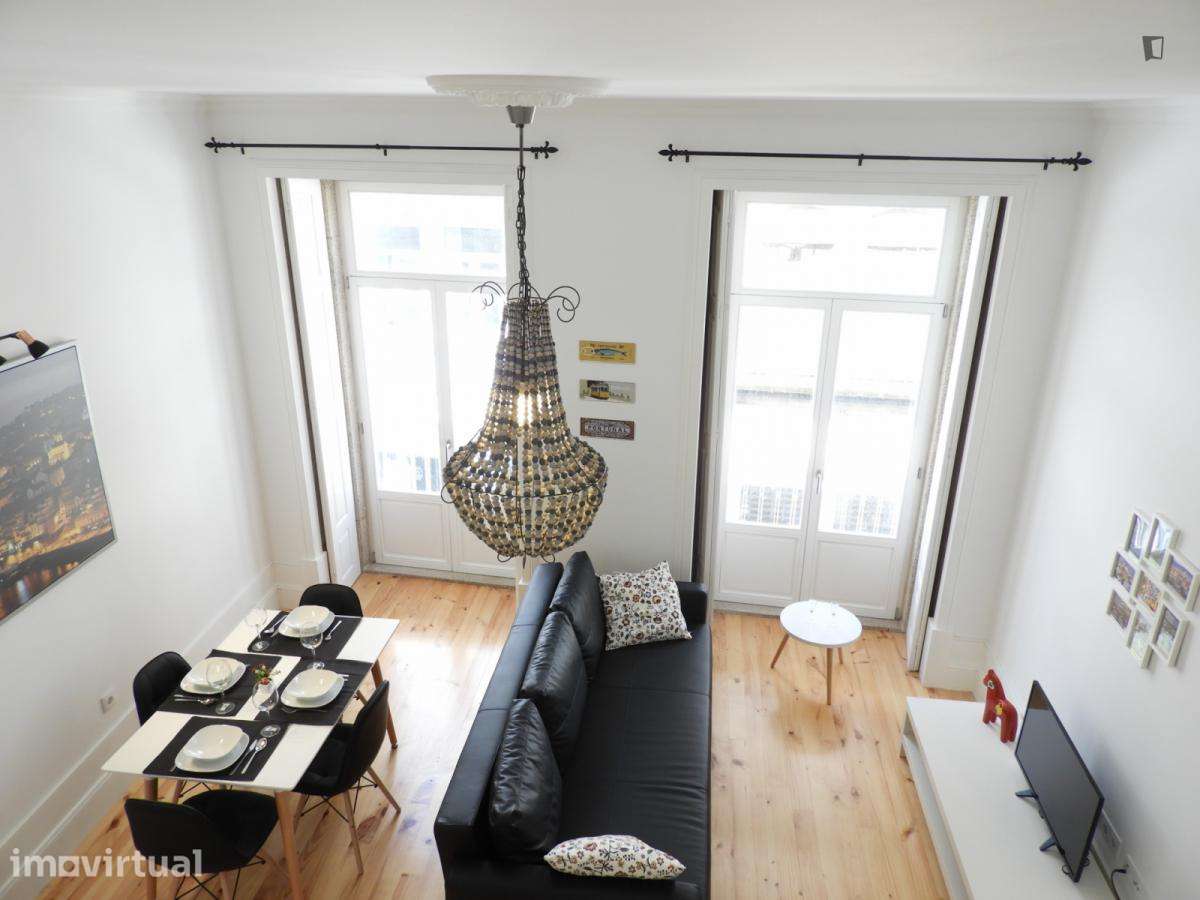 Apartamento com 1 quartos - localizado em Santo Ildefonso Porto - Grande imagem: 3/9
